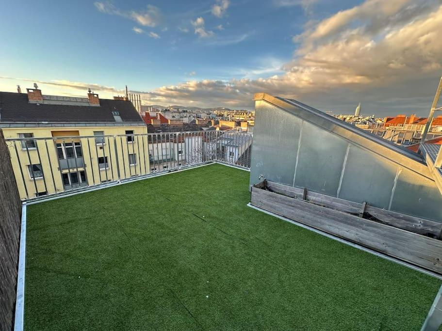 Scenic Rooftop Flat With Terrace Βιέννη Εξωτερικό φωτογραφία